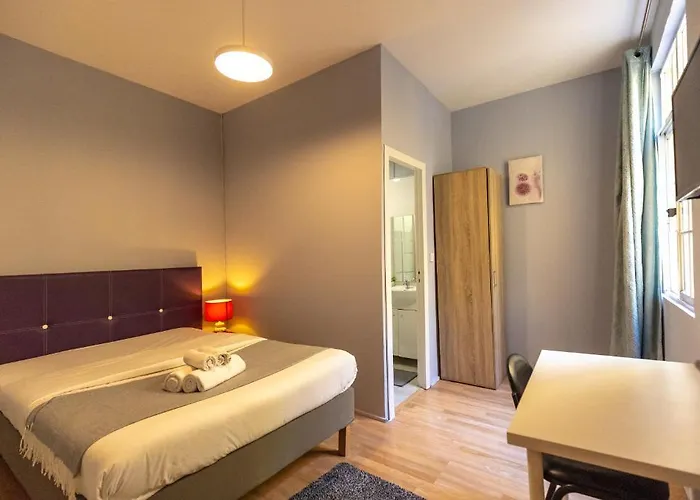 Hostal The Delight *